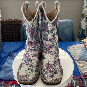 Toddler girl cowboy boots.